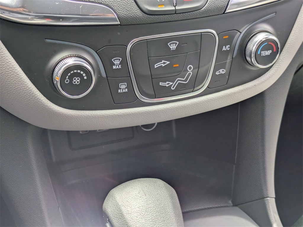 Thumbnail: 2023 Chevrolet Equinox - 22