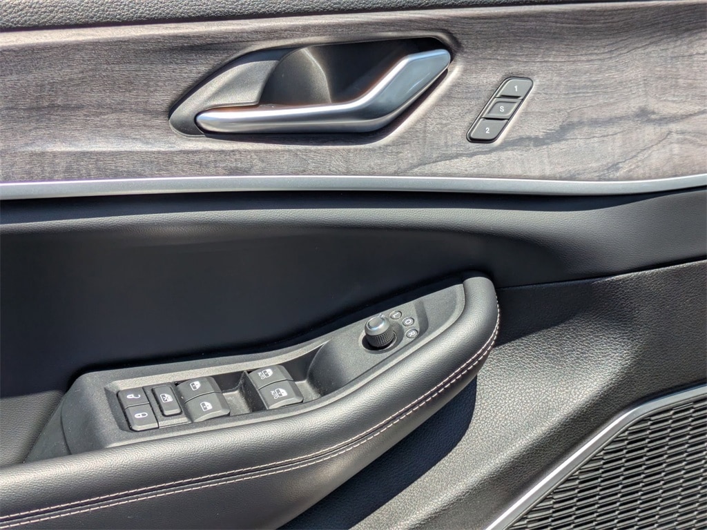 Thumbnail: 2023 Jeep Grand Cherokee - 15