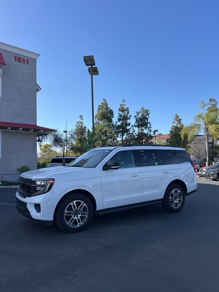 2025 Ford Expedition's photo