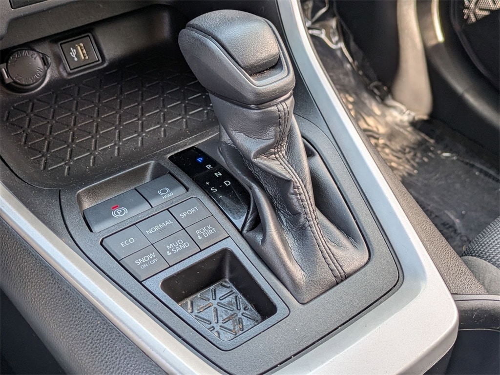 Thumbnail: 2024 Toyota RAV4 - 18