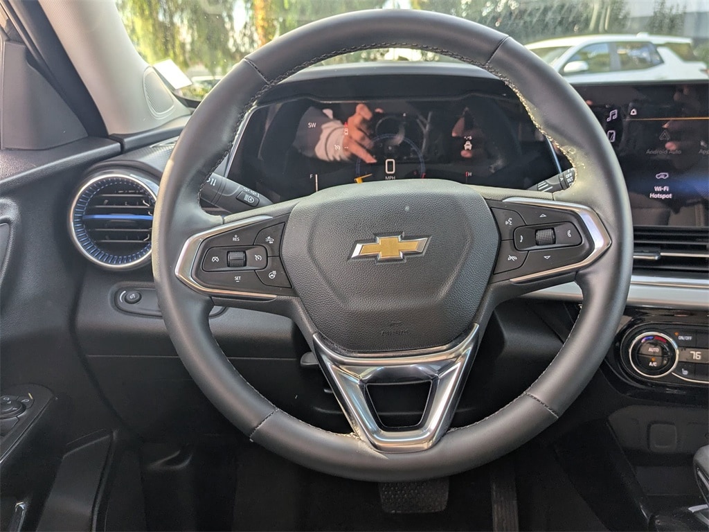 Thumbnail: 2025 Chevrolet Trax - 18