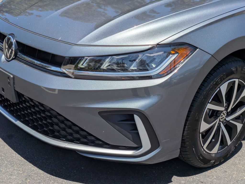 Thumbnail: 2025 Volkswagen Jetta - 10