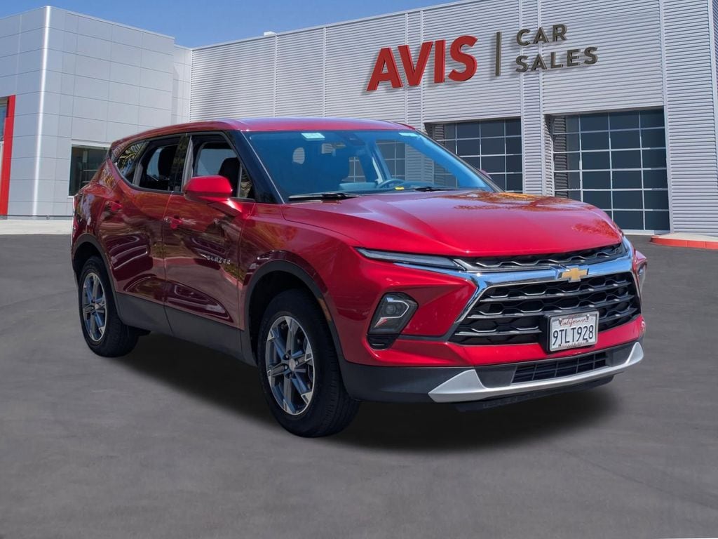 Thumbnail: 2025 Chevrolet Blazer - 3