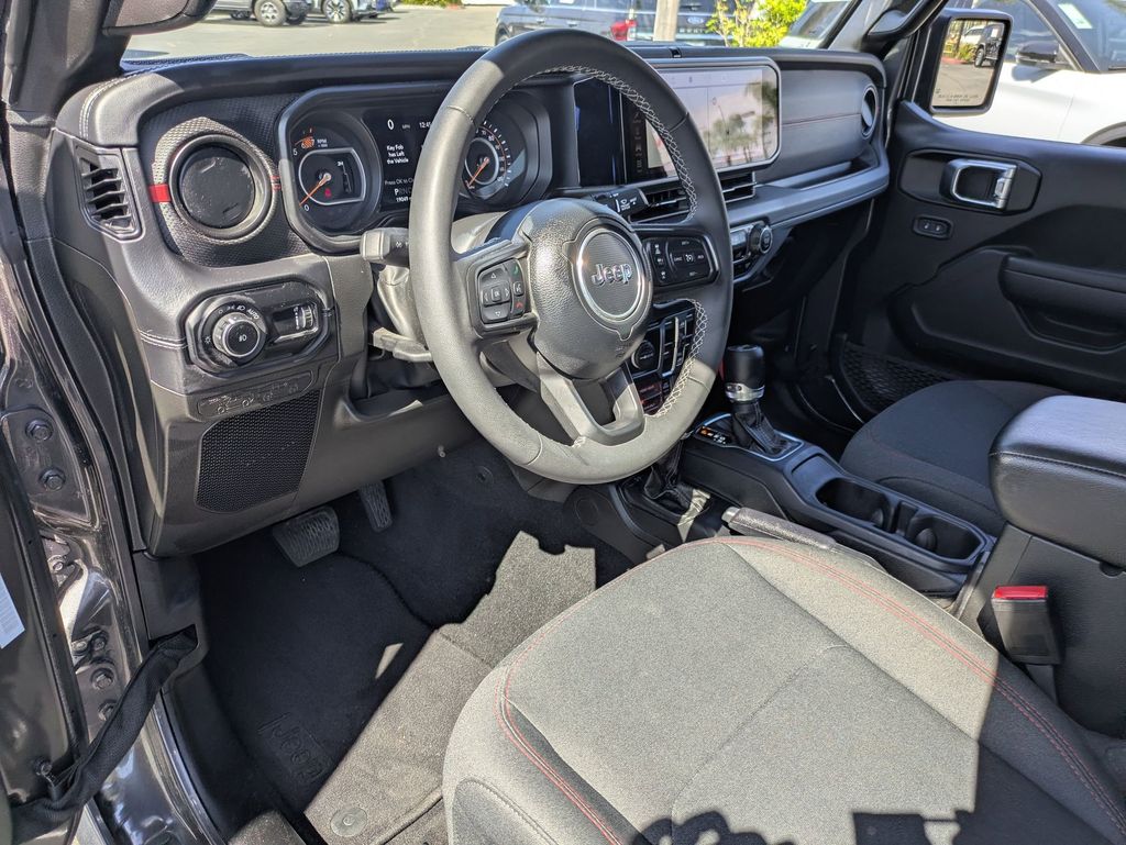 Thumbnail: 2025 Jeep Wrangler - 17