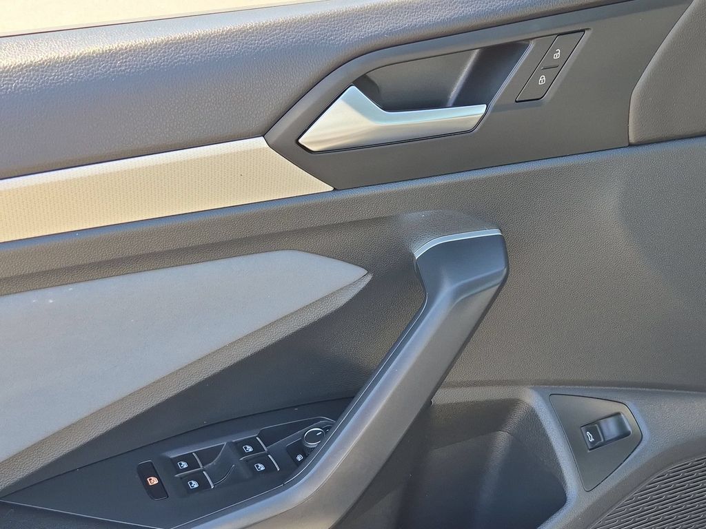 Thumbnail: 2025 Volkswagen Jetta - 13