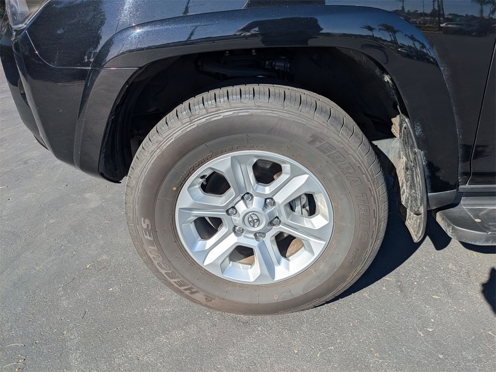 Thumbnail: 2024 Toyota 4Runner - 13