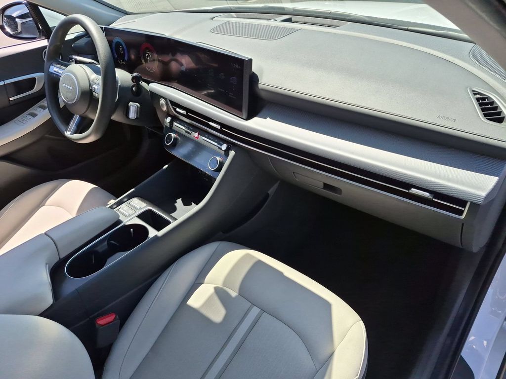 Thumbnail: 2025 Hyundai Sonata - 32