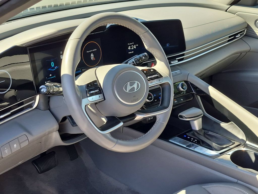 Thumbnail: 2025 Hyundai Elantra - 15