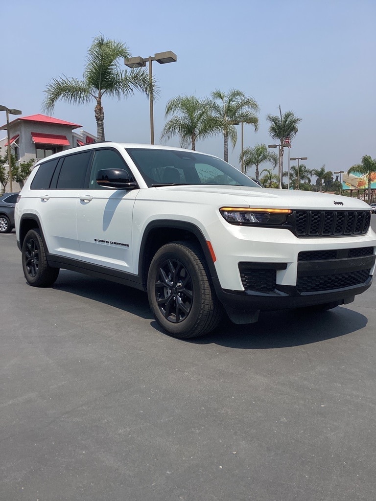 Thumbnail: 2024 Jeep Grand Cherokee L - 3