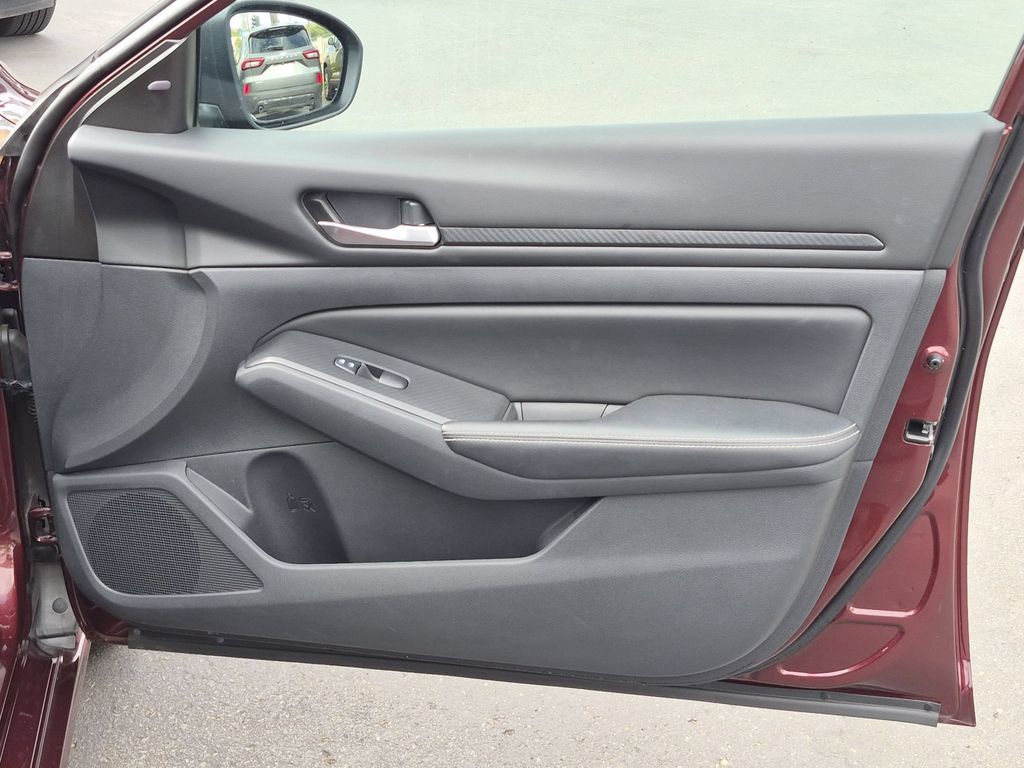 2025 Nissan Altima SV - Photo 32