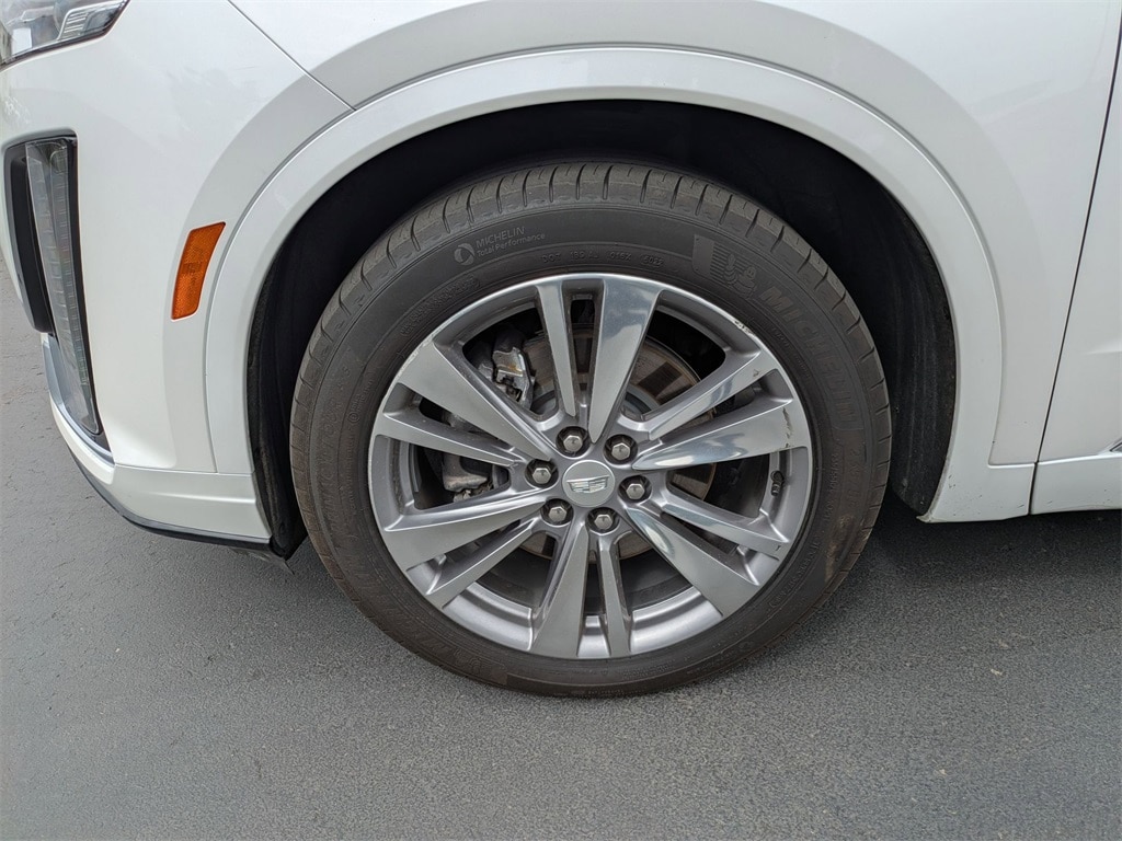 Thumbnail: 2023 Cadillac XT6 - 13