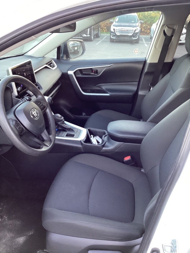 Thumbnail: 2024 Toyota RAV4 - 10