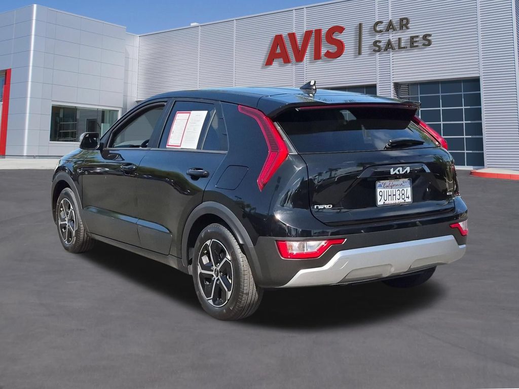 Thumbnail: 2025 Kia Niro - 9