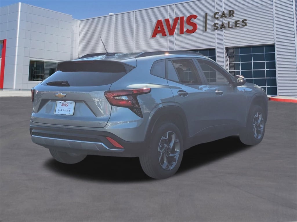 Thumbnail: 2025 Chevrolet Trax - 6