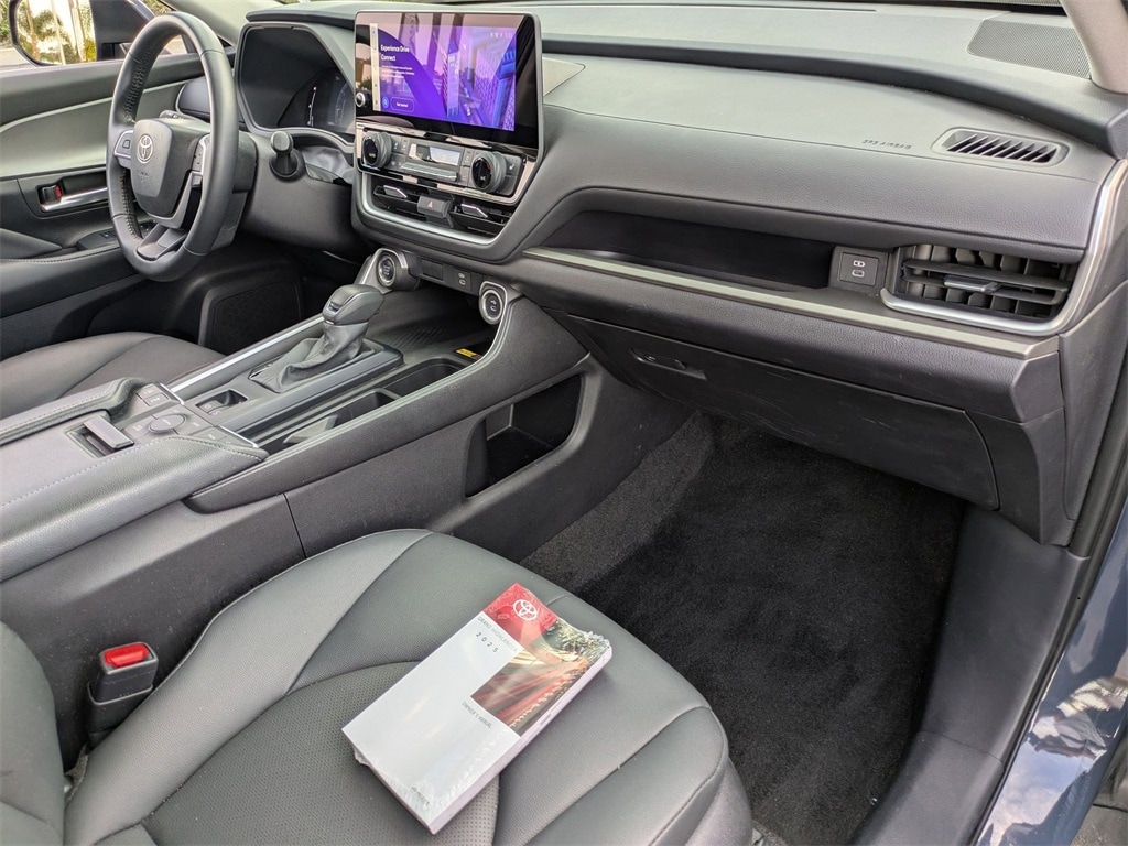 Thumbnail: 2025 Toyota Grand Highlander - 32