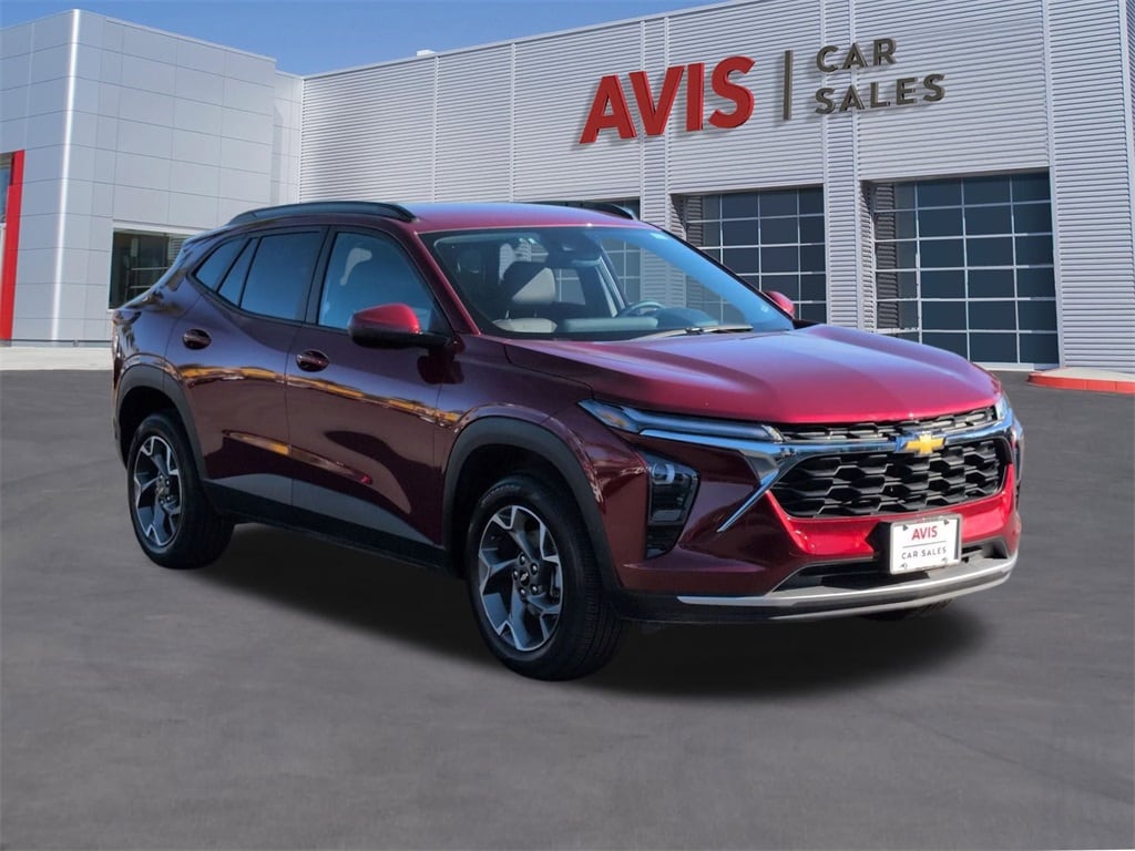 Thumbnail: 2025 Chevrolet Trax - 3