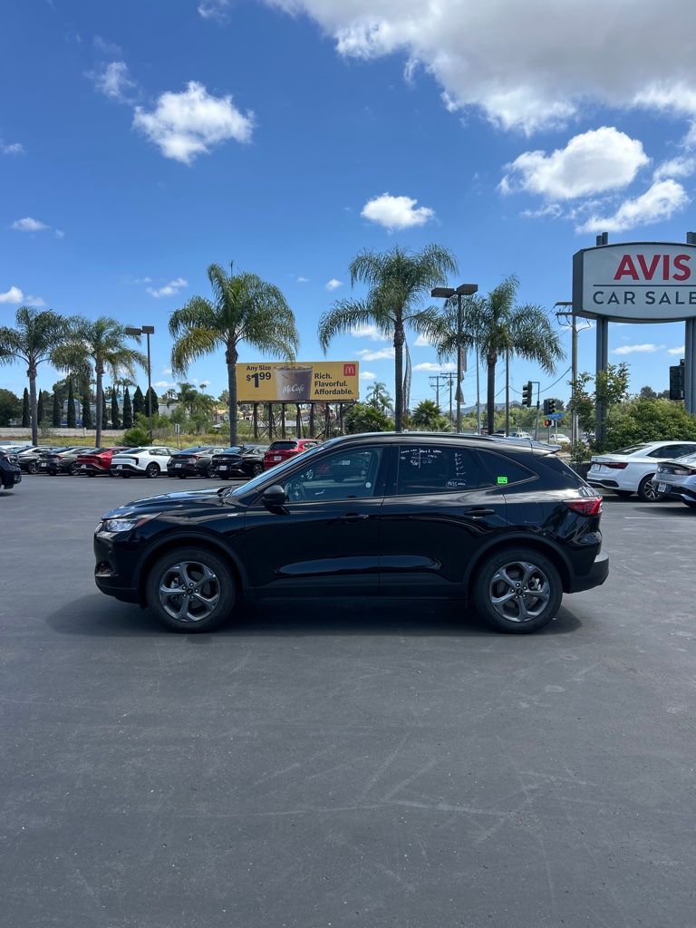 Thumbnail: 2025 Ford Escape - 4