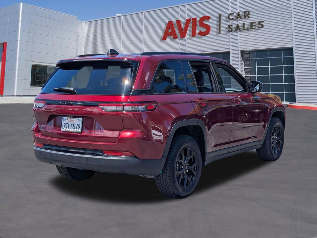 Thumbnail: 2025 Jeep Grand Cherokee - 6