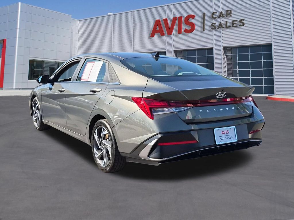Thumbnail: 2025 Hyundai Elantra - 9