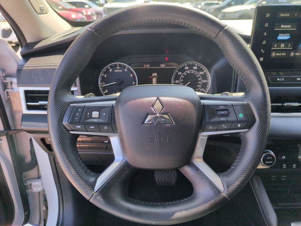 Thumbnail: 2025 Mitsubishi Outlander - 23