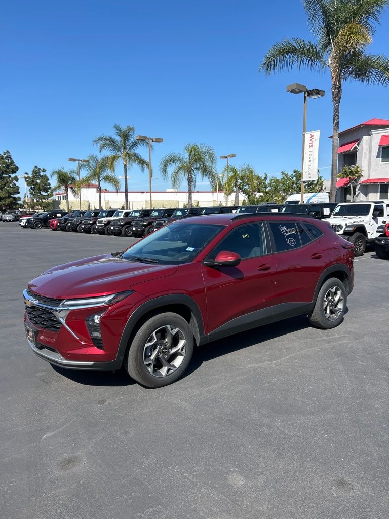 2025 Chevrolet Trax LT's photo