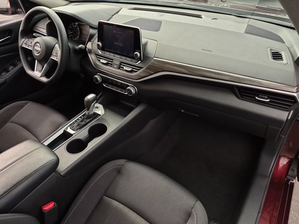 2025 Nissan Altima SV - Photo 31