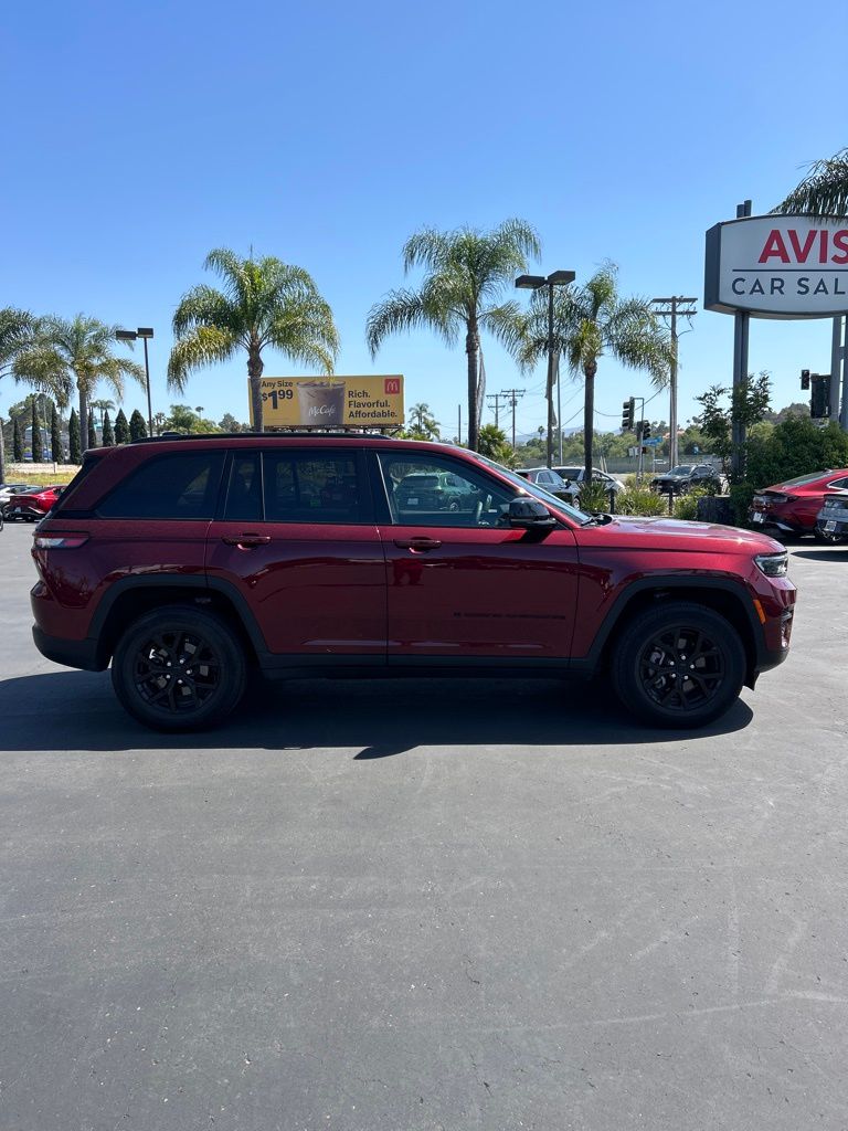 Thumbnail: 2025 Jeep Grand Cherokee - 4
