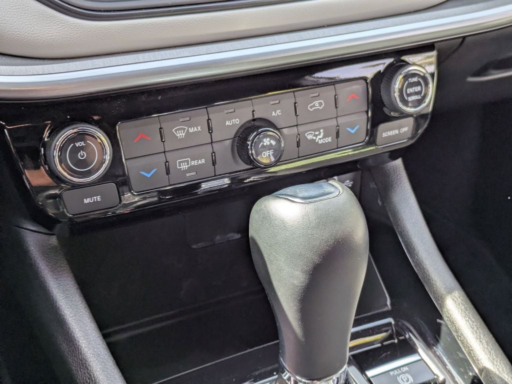 Thumbnail: 2025 Jeep Compass - 21