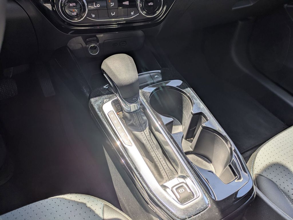 Thumbnail: 2025 Chevrolet Trax - 19