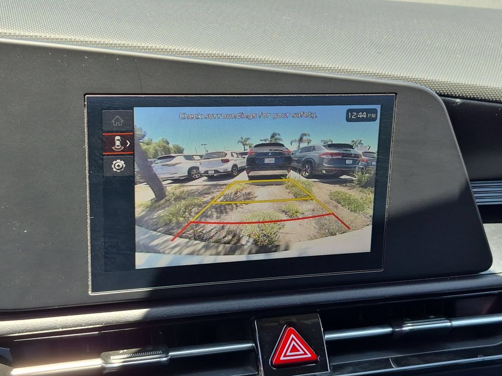 Thumbnail: 2025 Kia Niro - 18
