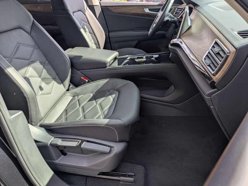 Thumbnail: 2025 Volkswagen Atlas - 32