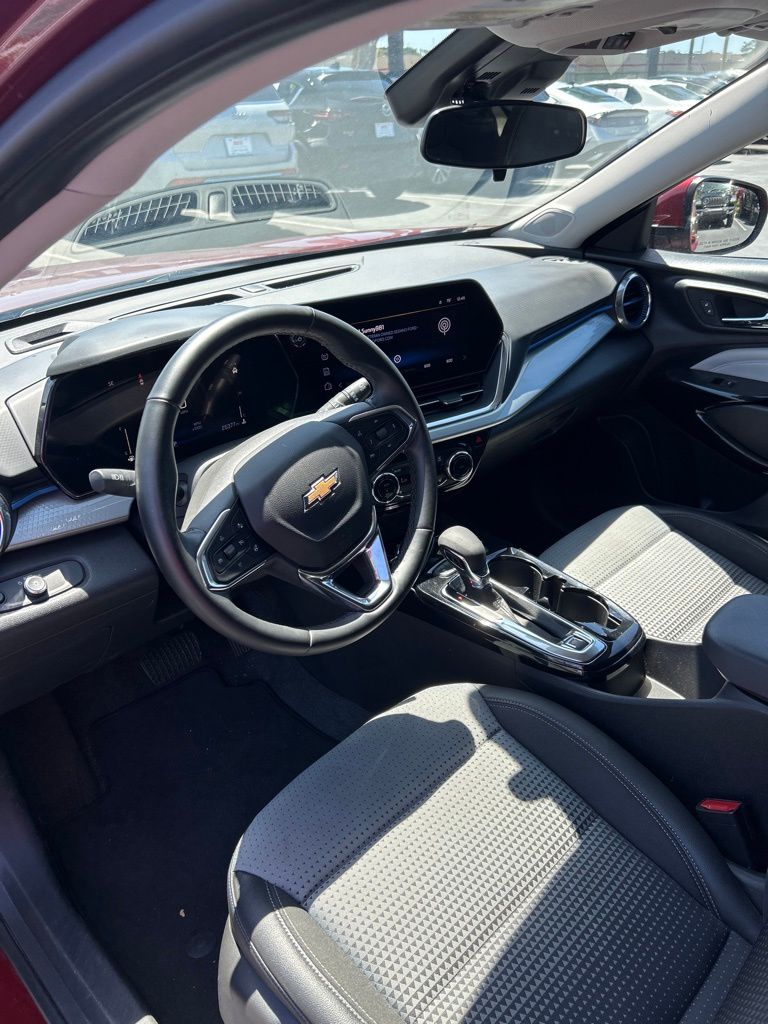 Thumbnail: 2025 Chevrolet Trax - 22