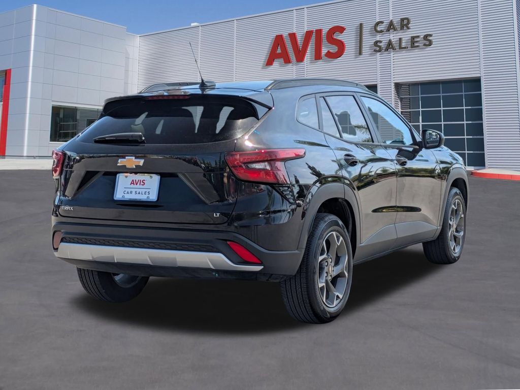 Thumbnail: 2025 Chevrolet Trax - 6