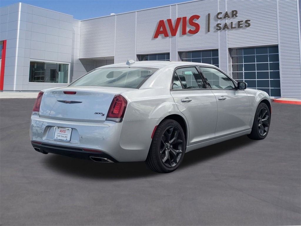 Thumbnail: 2022 Chrysler 300 - 6