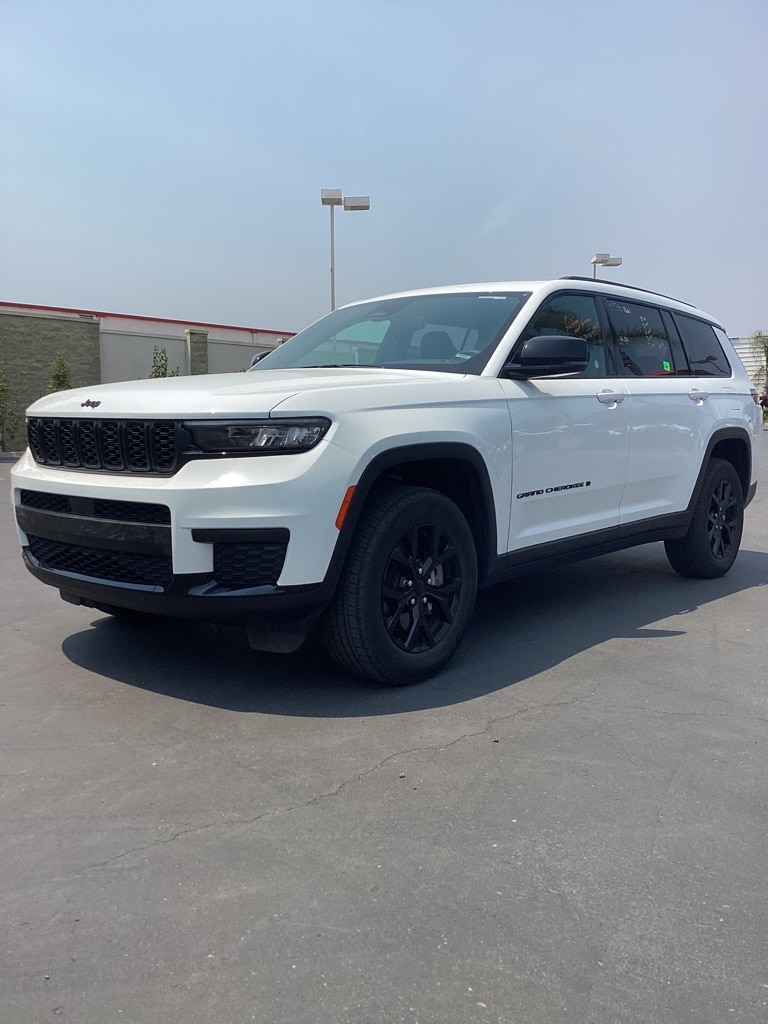 Thumbnail: 2024 Jeep Grand Cherokee L - 1