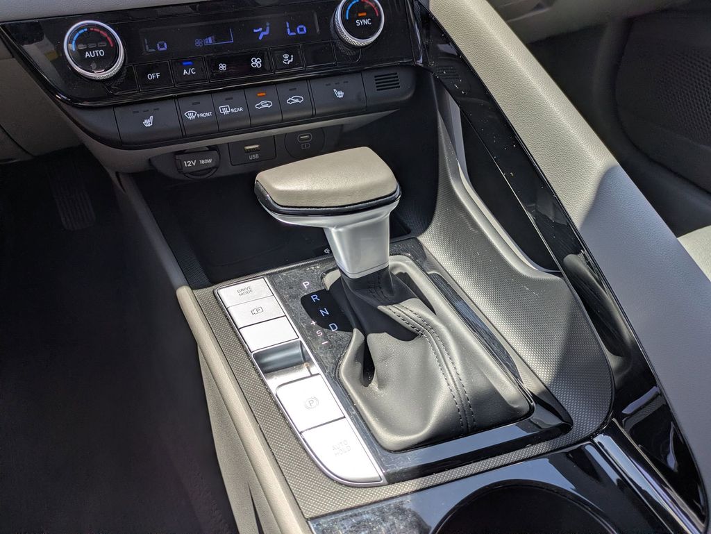 Thumbnail: 2025 Hyundai Elantra - 23