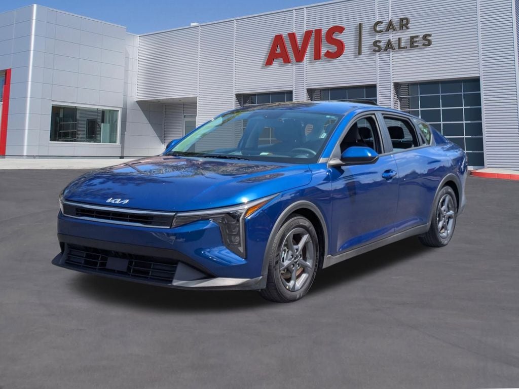 2025 Kia K4 LXS AT's photo