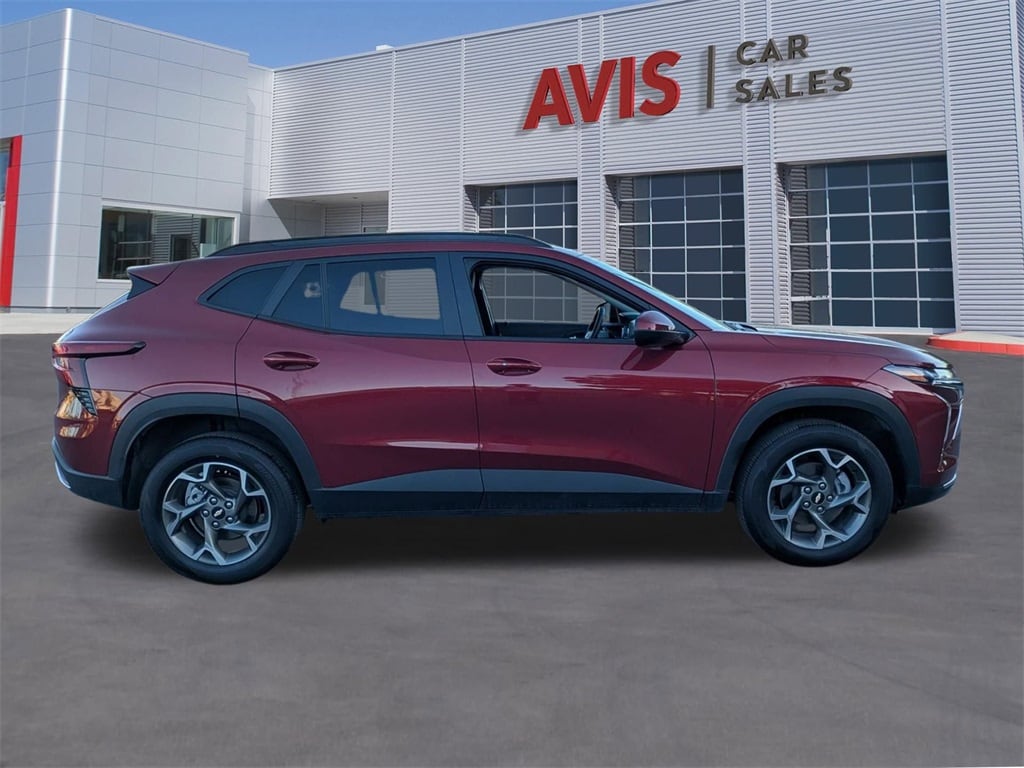 Thumbnail: 2025 Chevrolet Trax - 5