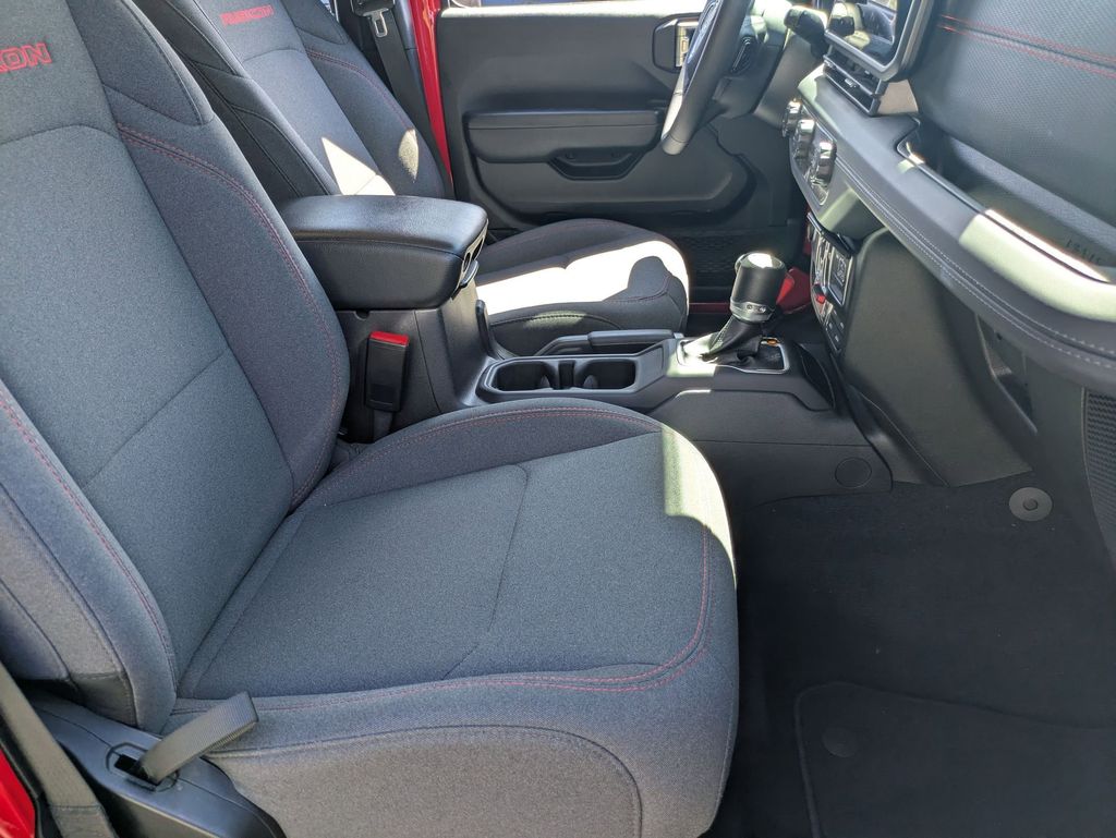 Thumbnail: 2025 Jeep Wrangler - 29