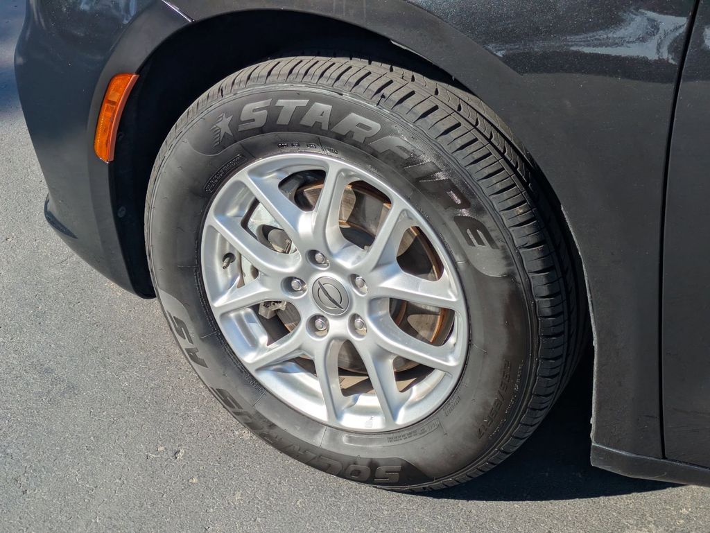 Thumbnail: 2023 Chrysler Pacifica - 13