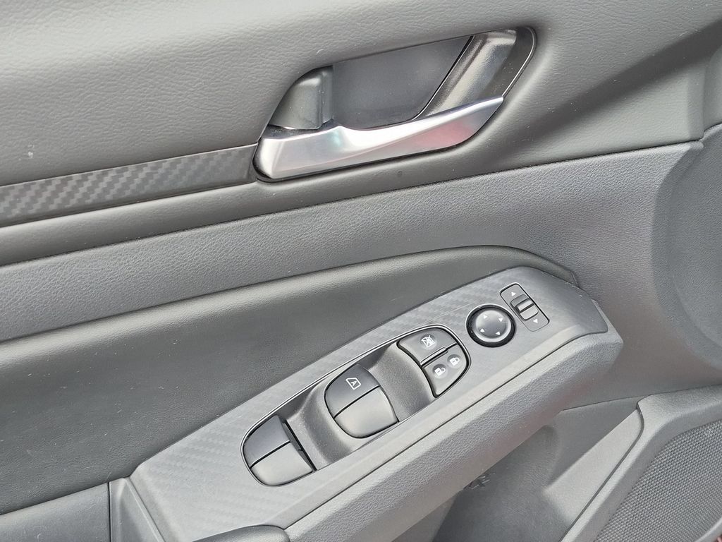 2025 Nissan Altima SV - Photo 13