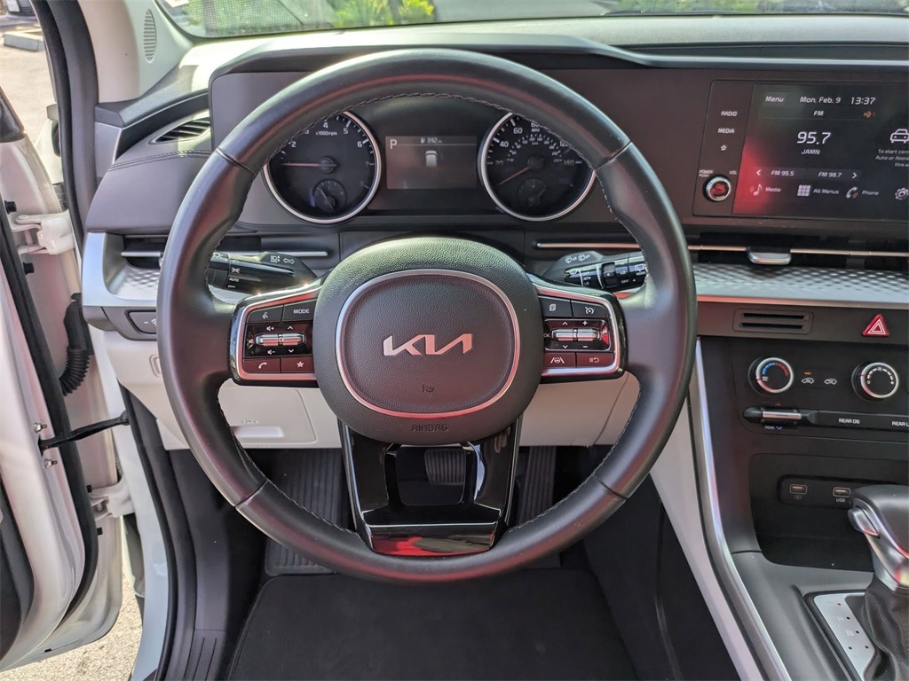 Thumbnail: 2024 Kia Carnival - 18