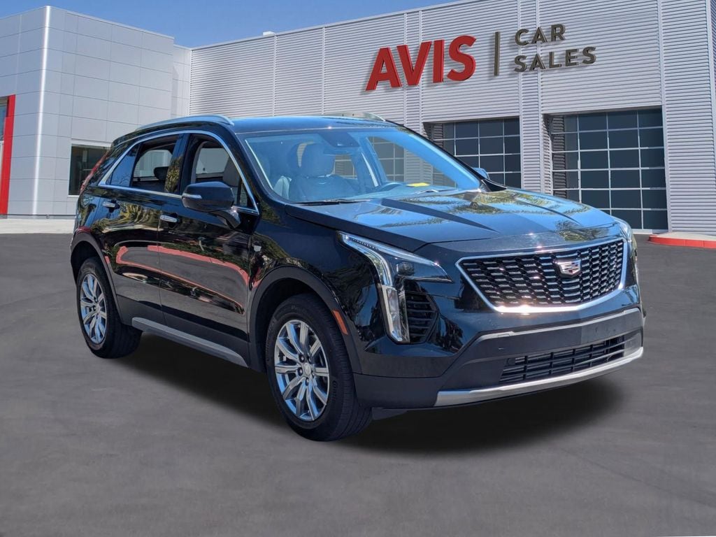 Thumbnail: 2023 Cadillac XT4 - 3