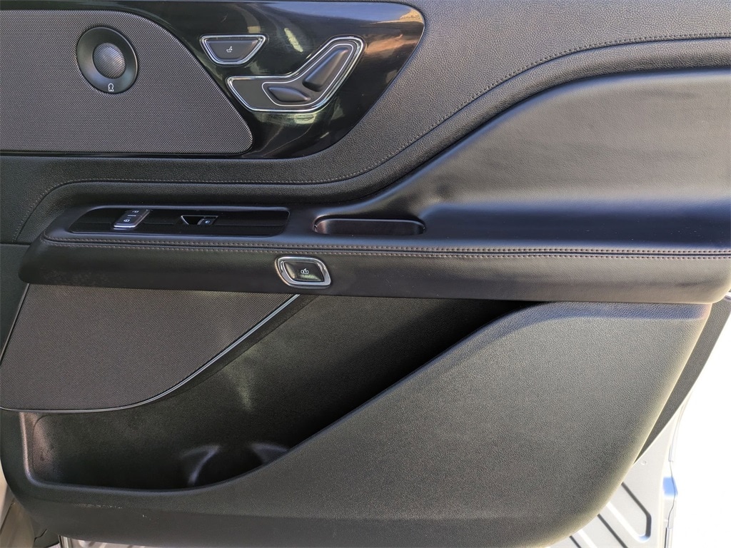 Thumbnail: 2024 Lincoln Aviator - 35