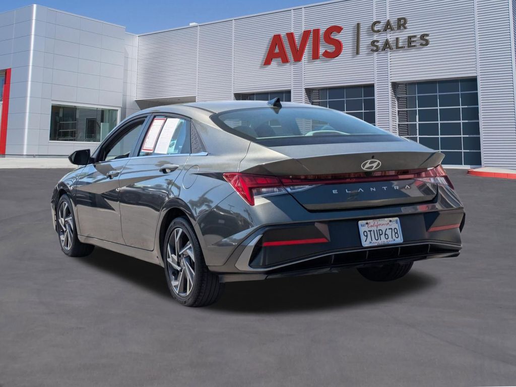 Thumbnail: 2025 Hyundai Elantra - 9