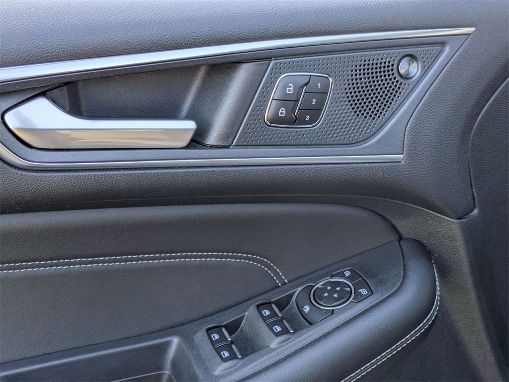 Thumbnail: 2024 Ford Edge - 16