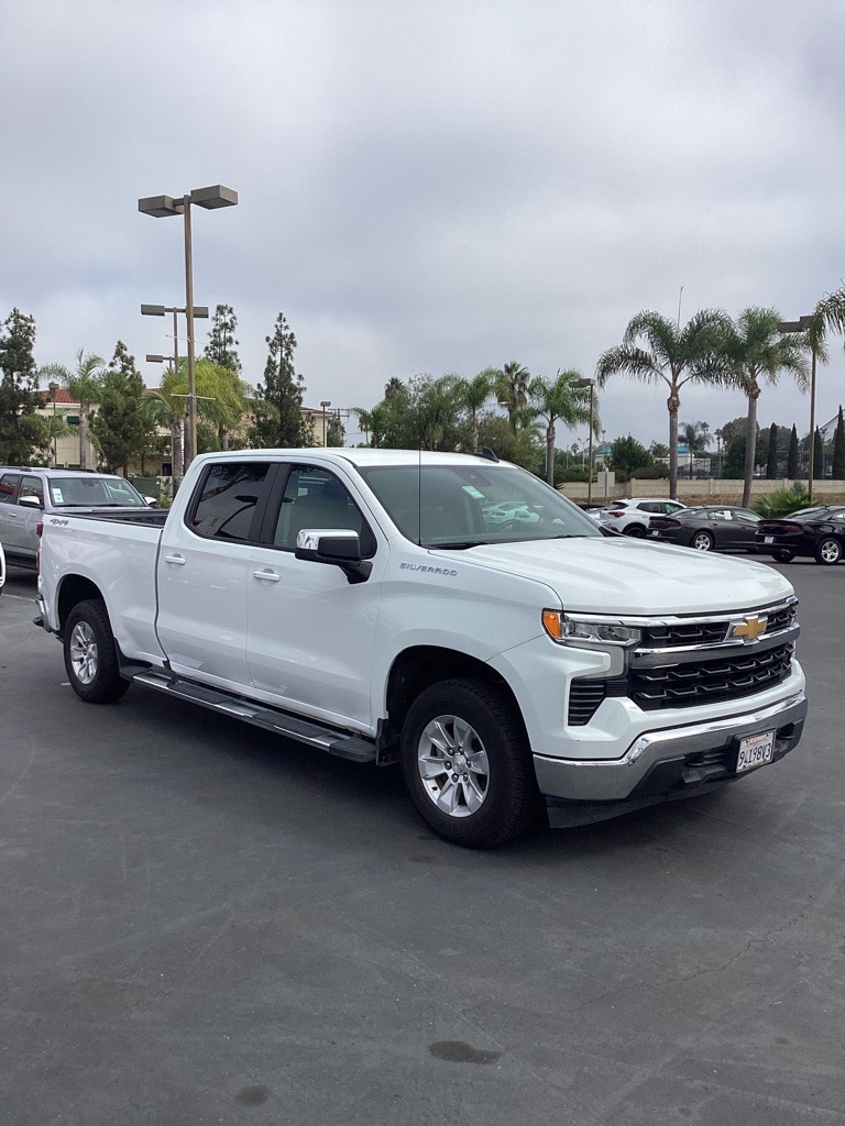 Thumbnail: 2024 Chevrolet Silverado 1500 - 3
