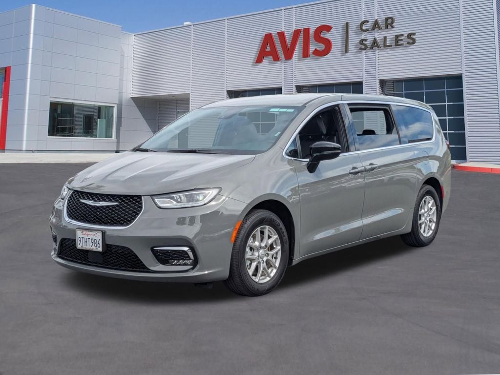 Thumbnail: 2025 Chrysler Pacifica - 1