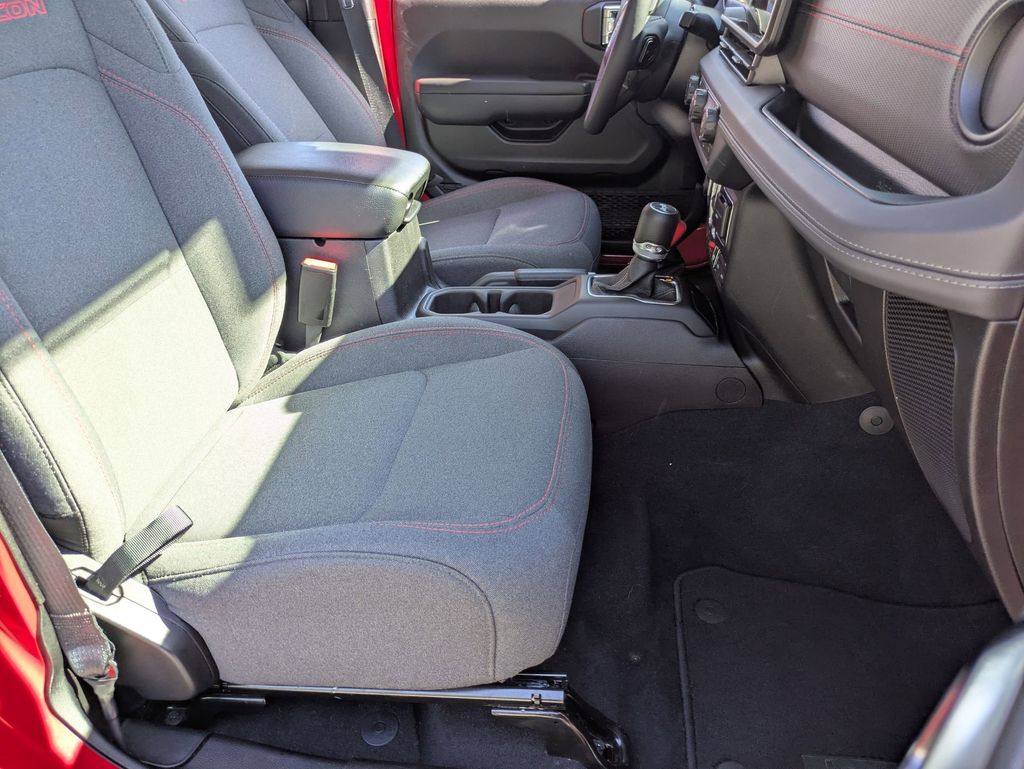 Thumbnail: 2025 Jeep Wrangler - 29