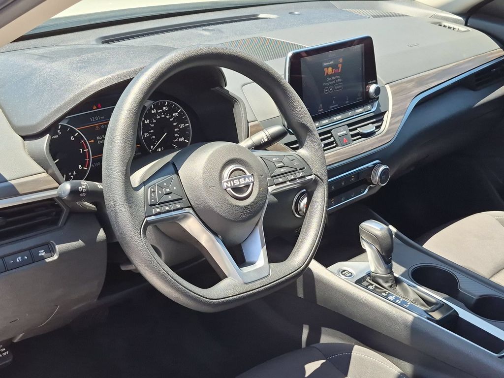 Thumbnail: 2025 Nissan Altima - 15
